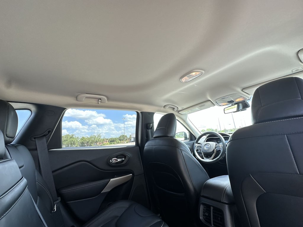 Thumbnail: 2018 Jeep Cherokee - 29