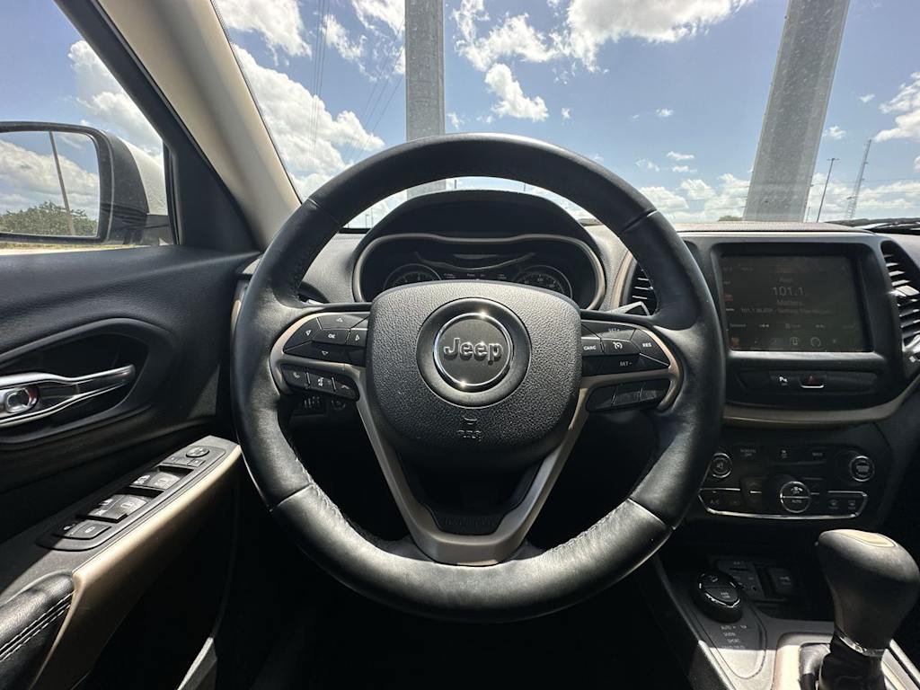 Thumbnail: 2018 Jeep Cherokee - 9