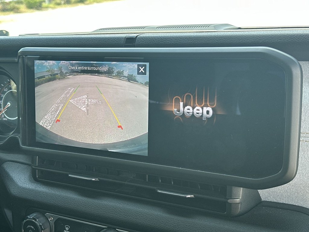 Thumbnail: 2025 Jeep Wrangler - 28