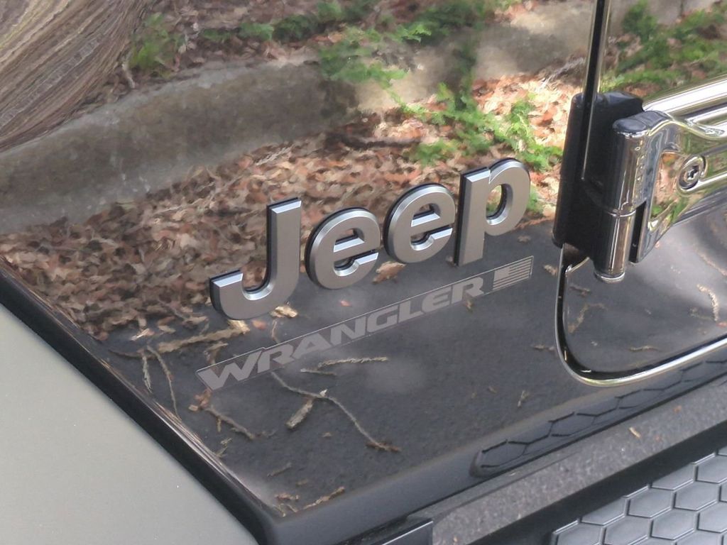 Thumbnail: 2025 Jeep Wrangler - 25