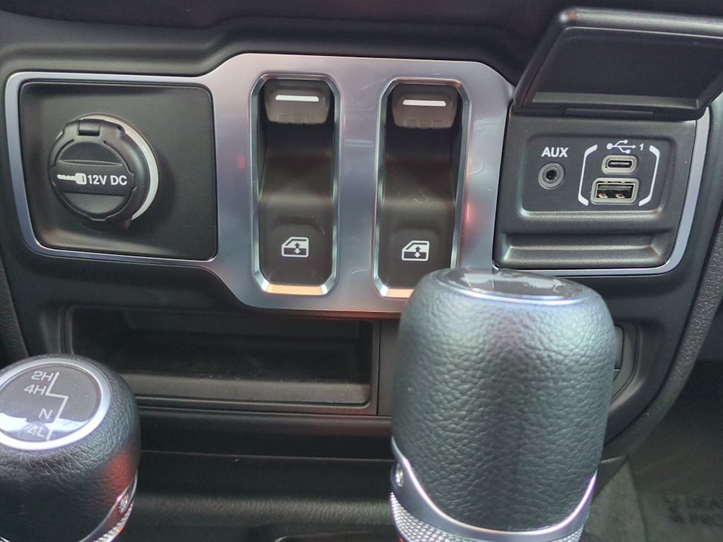 Thumbnail: 2026 Jeep Wrangler - 34