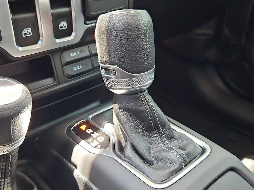 Thumbnail: 2025 Jeep Wrangler - 15