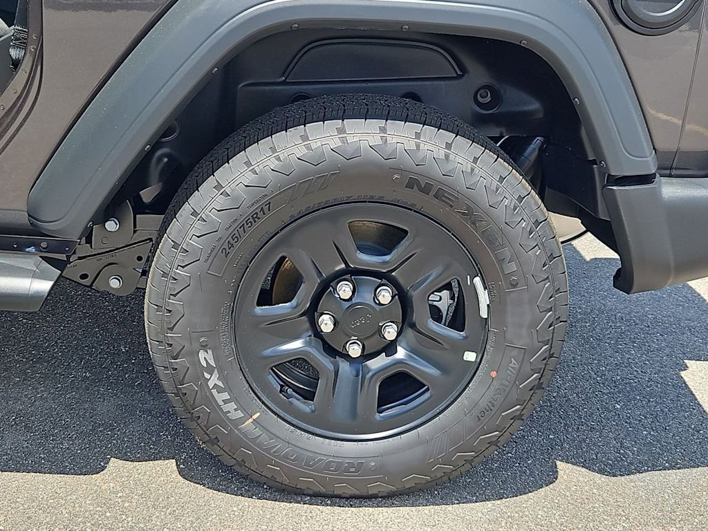 Thumbnail: 2025 Jeep Wrangler - 8