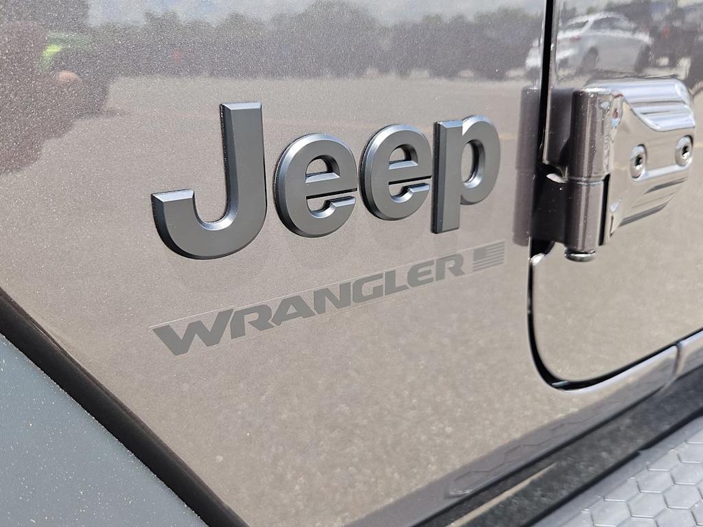 Thumbnail: 2025 Jeep Wrangler - 25