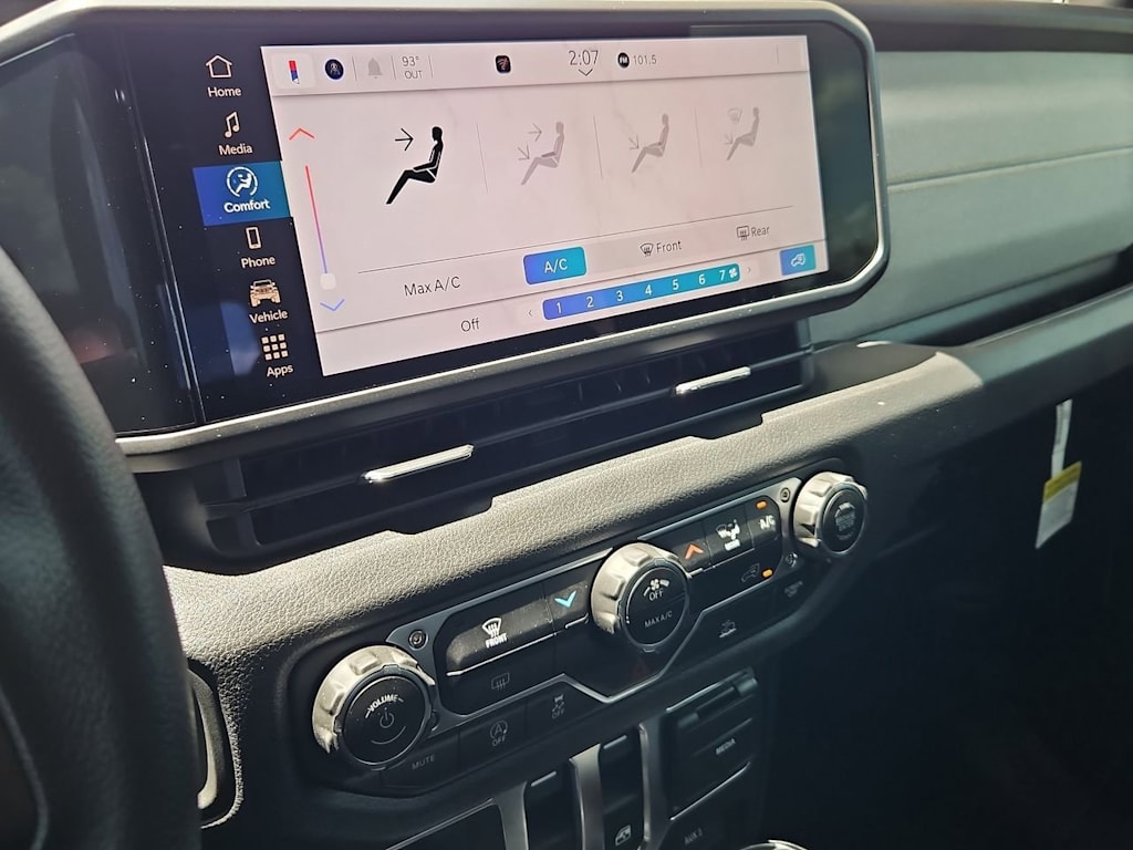 Thumbnail: 2025 Jeep Wrangler - 14