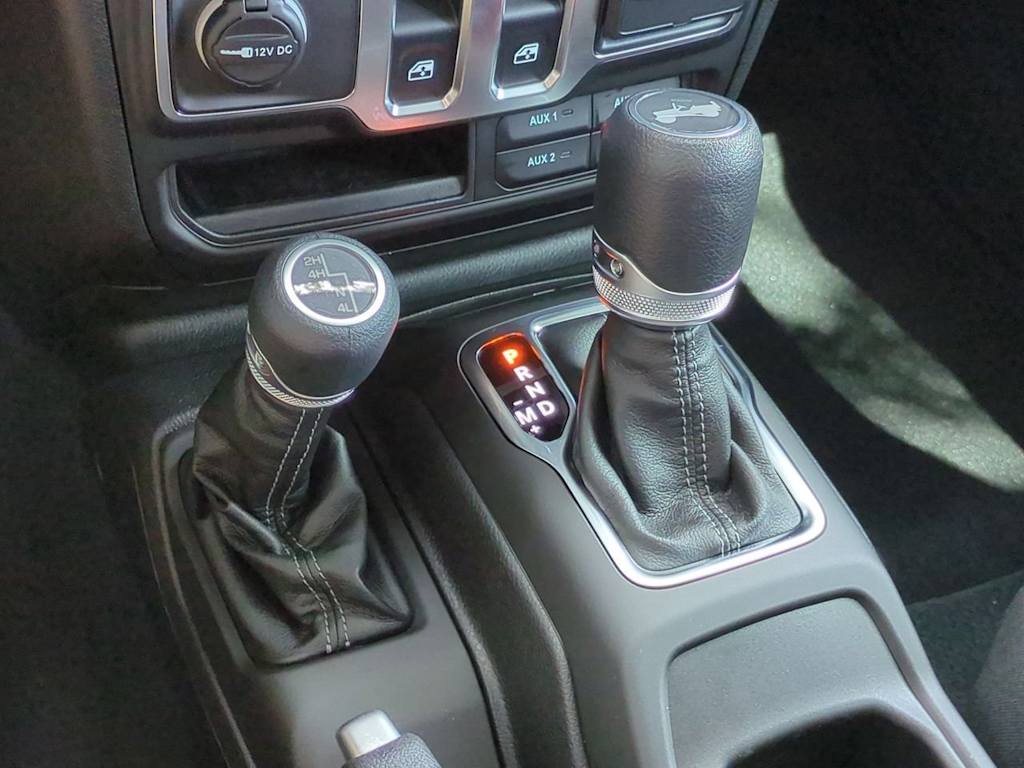 Thumbnail: 2025 Jeep Wrangler - 15