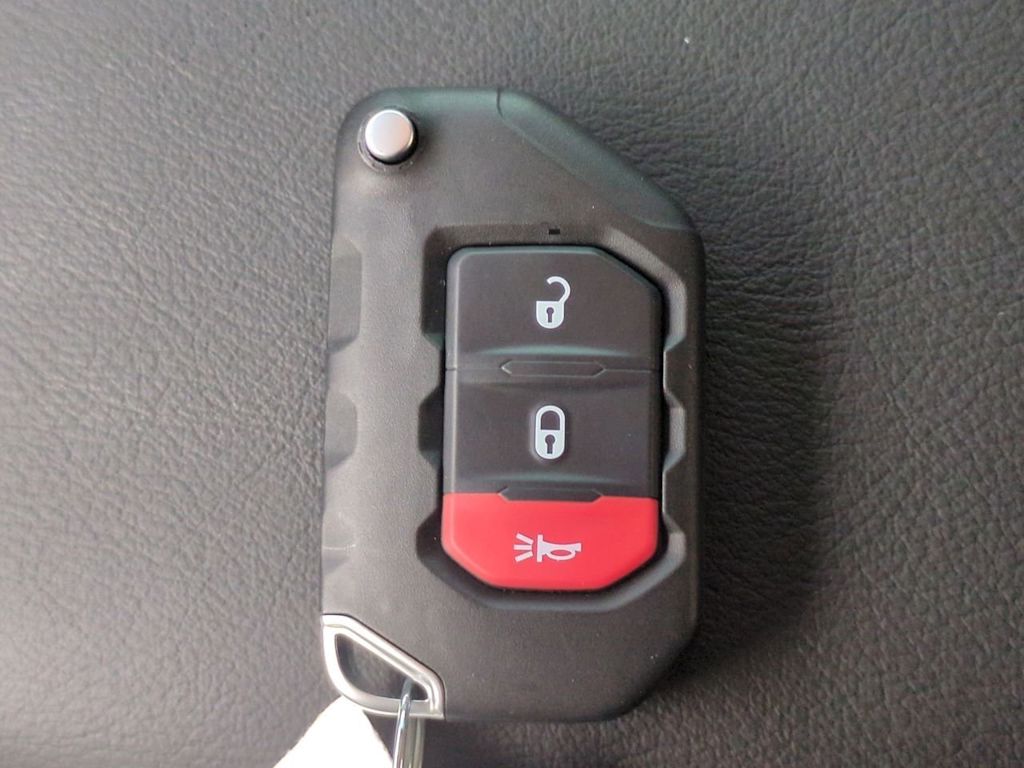 Thumbnail: 2025 Jeep Wrangler - 19