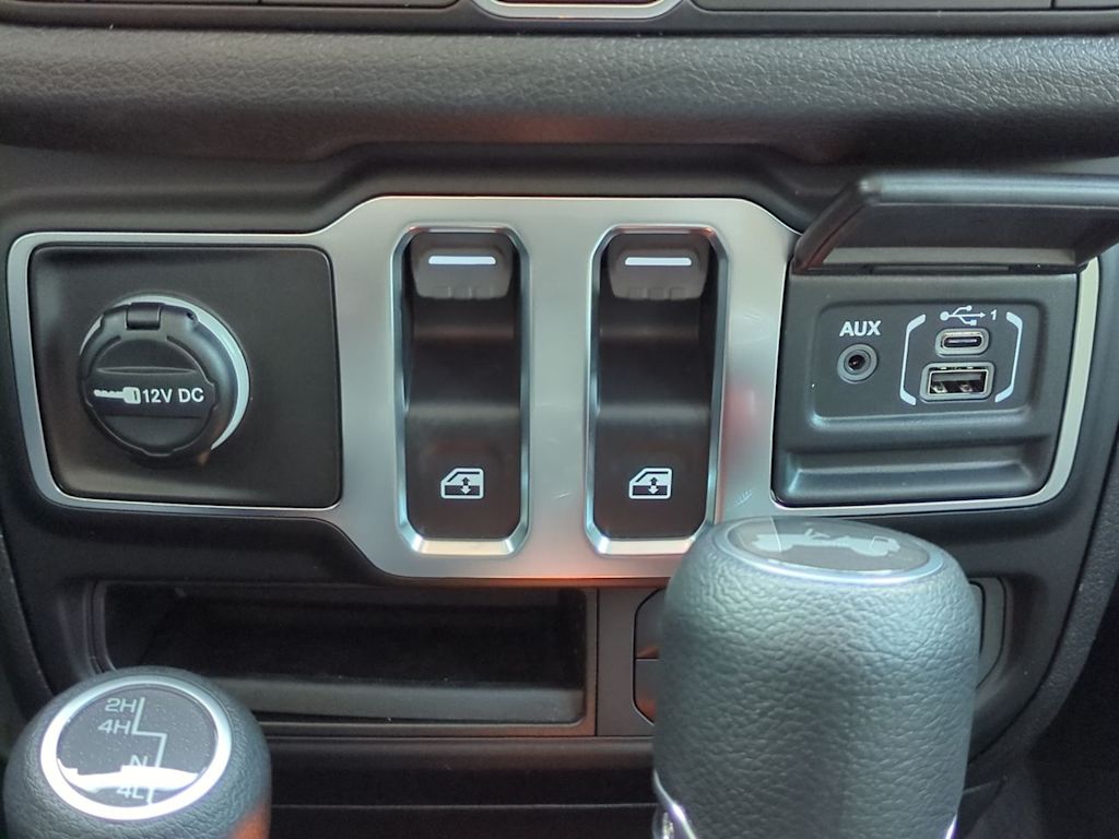 Thumbnail: 2026 Jeep Wrangler - 32