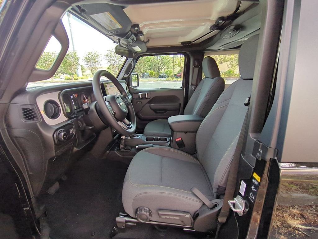 Thumbnail: 2025 Jeep Wrangler - 10