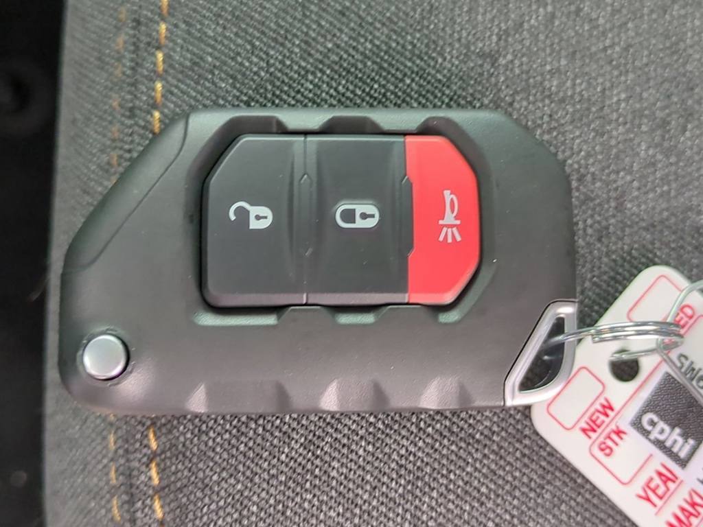 Thumbnail: 2025 Jeep Wrangler - 18