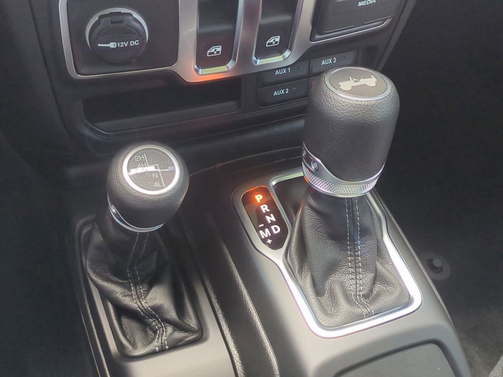 Thumbnail: 2025 Jeep Wrangler - 32