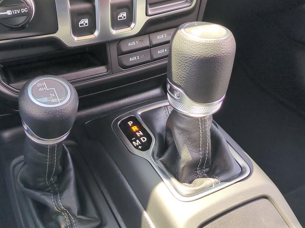 Thumbnail: 2025 Jeep Wrangler - 16