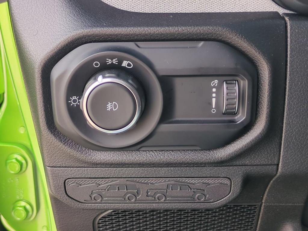 Thumbnail: 2025 Jeep Wrangler - 19