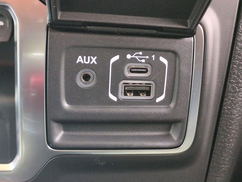 Thumbnail: 2025 Jeep Wrangler - 32