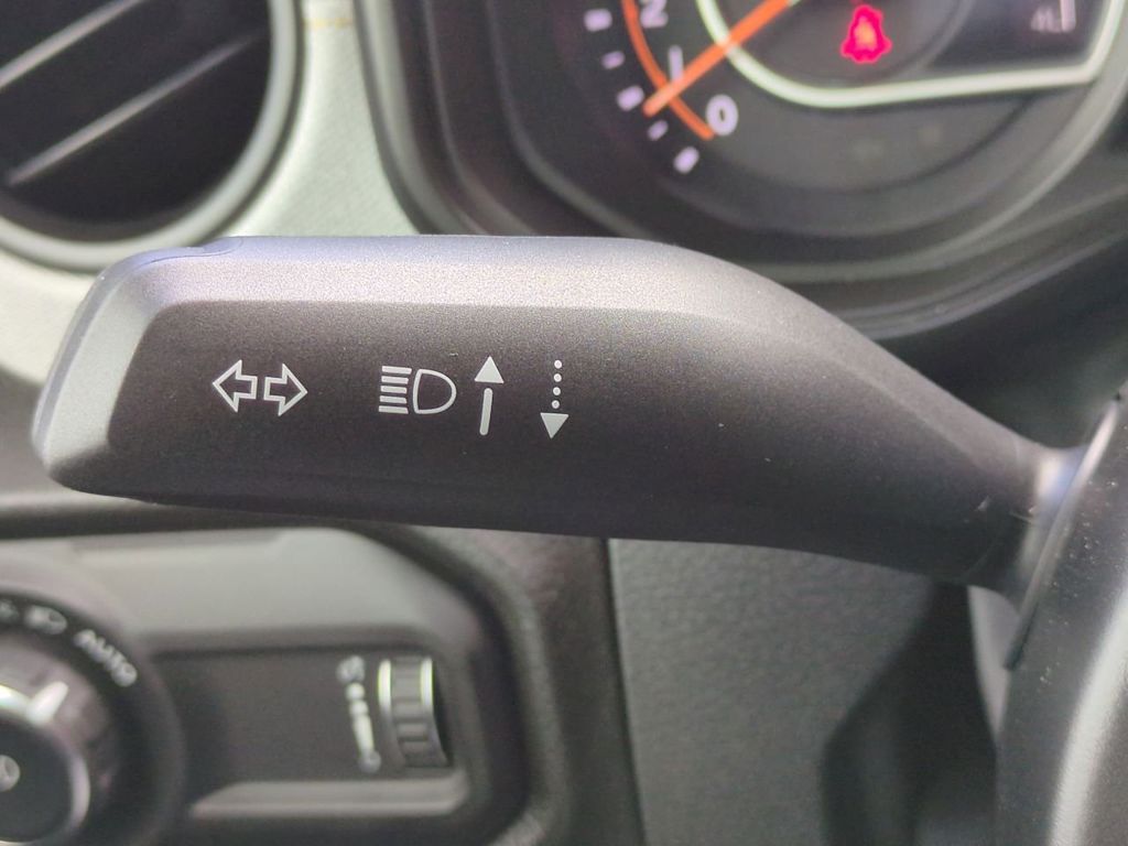 Thumbnail: 2025 Jeep Wrangler - 33