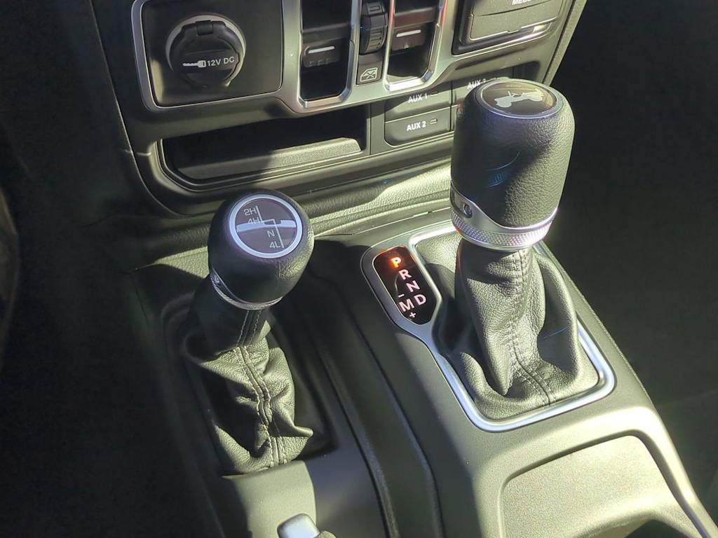 Thumbnail: 2025 Jeep Wrangler - 16