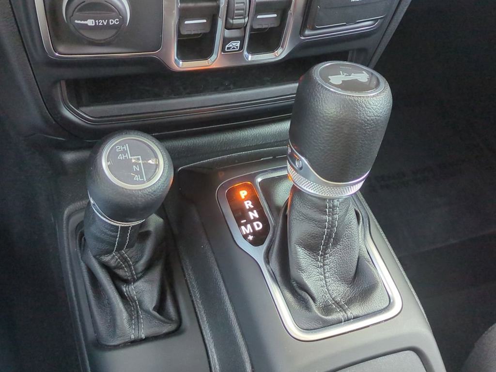 Thumbnail: 2024 Jeep Wrangler - 15