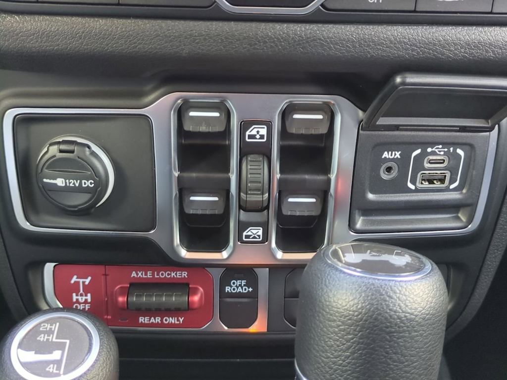 Thumbnail: 2025 Jeep Wrangler - 35