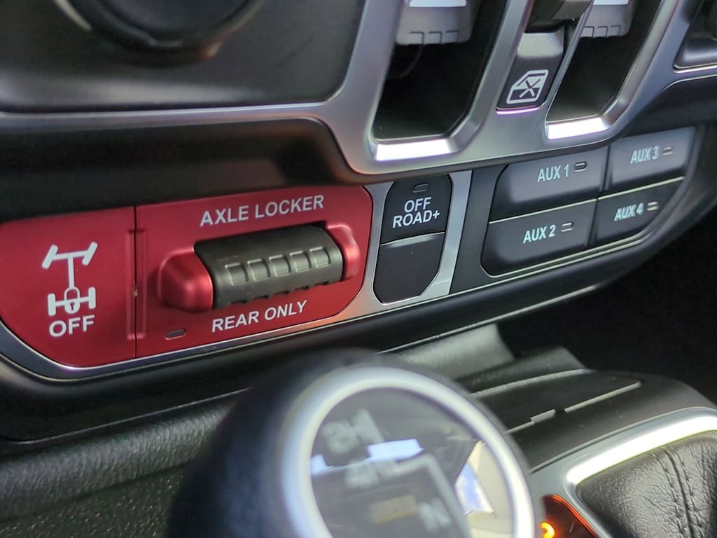 Thumbnail: 2025 Jeep Wrangler - 27