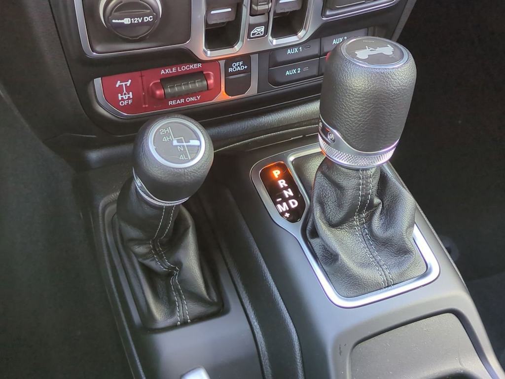 Thumbnail: 2025 Jeep Wrangler - 16