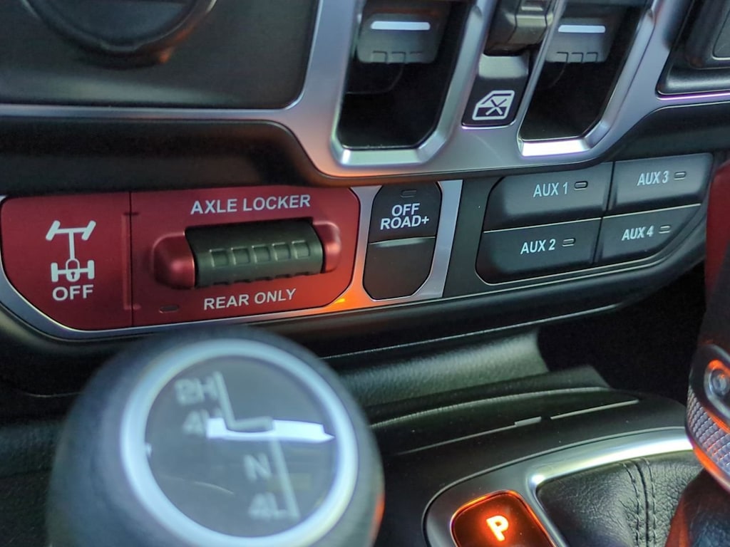 Thumbnail: 2025 Jeep Wrangler - 24