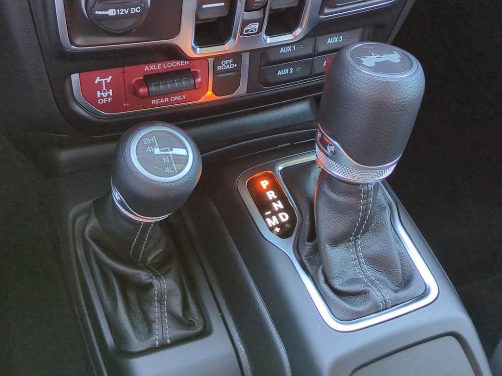 Thumbnail: 2025 Jeep Wrangler - 16