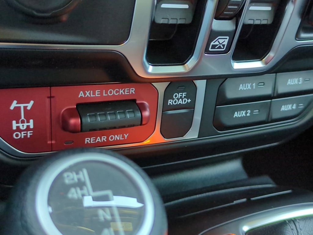 Thumbnail: 2025 Jeep Wrangler - 26