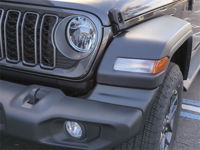 2025 Jeep Wrangler Sport 25