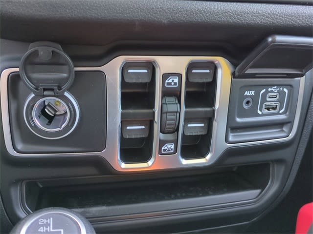 2025 Jeep Wrangler Sport 35