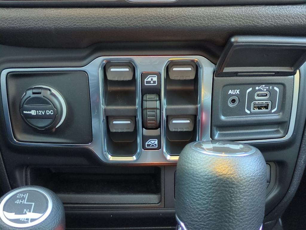 Thumbnail: 2026 Jeep Wrangler - 34