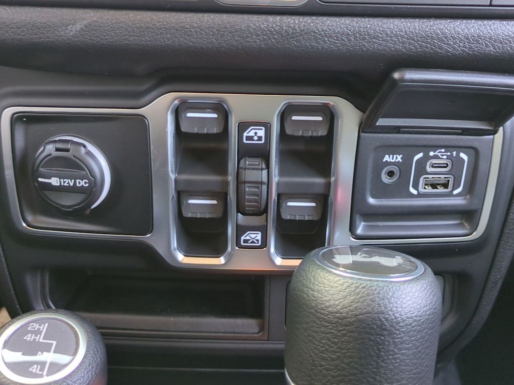 Thumbnail: 2026 Jeep Wrangler - 33