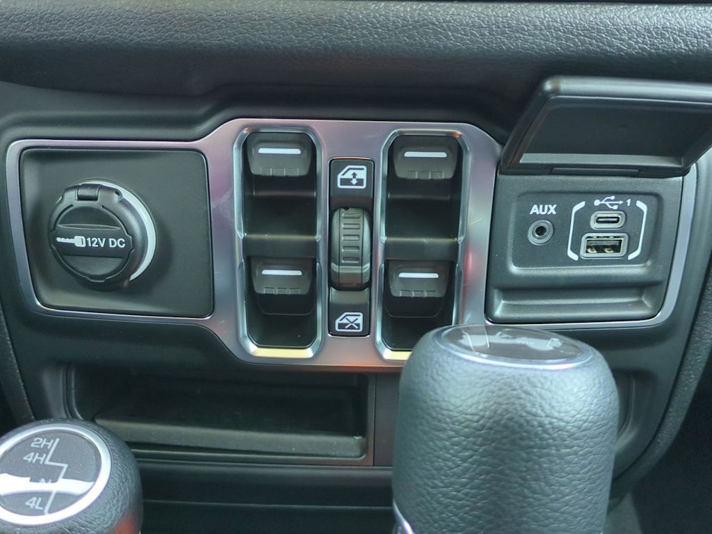 Thumbnail: 2026 Jeep Wrangler - 32