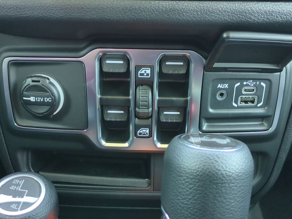 Thumbnail: 2026 Jeep Wrangler - 32