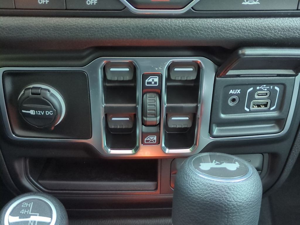 Thumbnail: 2026 Jeep Wrangler - 33