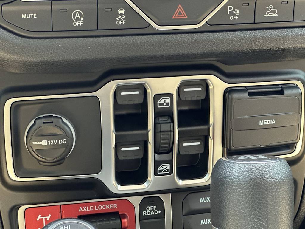 Thumbnail: 2026 Jeep Wrangler - 31