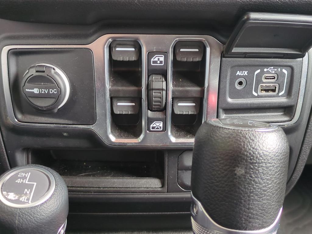 Thumbnail: 2024 Jeep Wrangler - 33