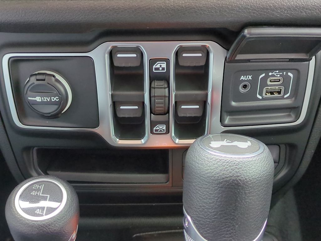 Thumbnail: 2026 Jeep Wrangler - 34