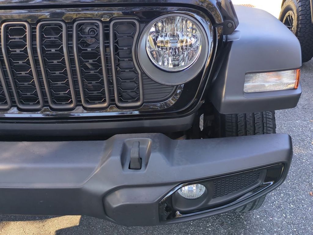 Thumbnail: 2024 Jeep Wrangler - 25