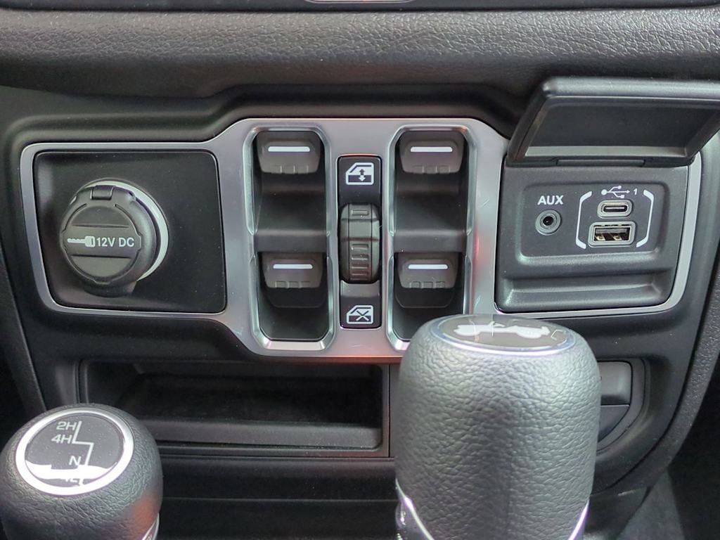 Thumbnail: 2026 Jeep Wrangler - 33