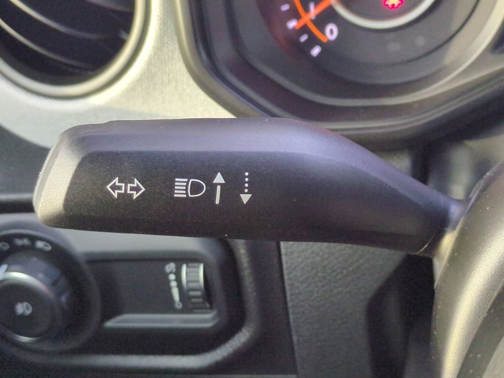 Thumbnail: 2025 Jeep Wrangler - 31