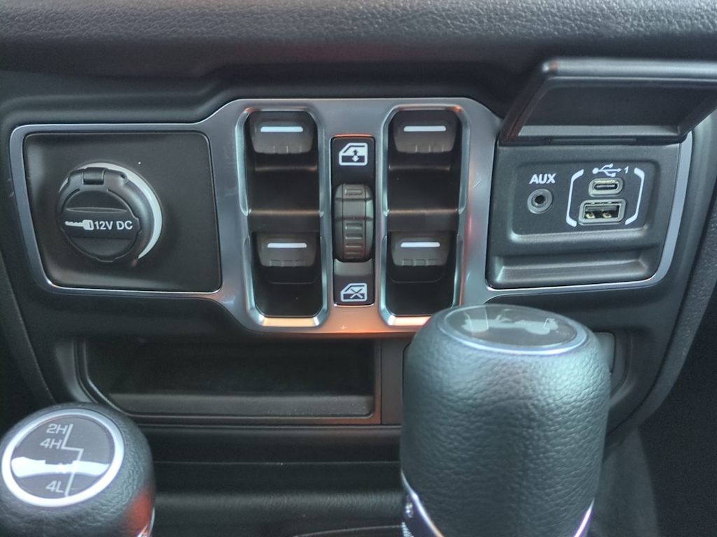 Thumbnail: 2026 Jeep Wrangler - 34