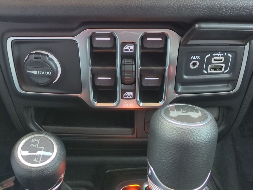 Thumbnail: 2026 Jeep Wrangler - 33