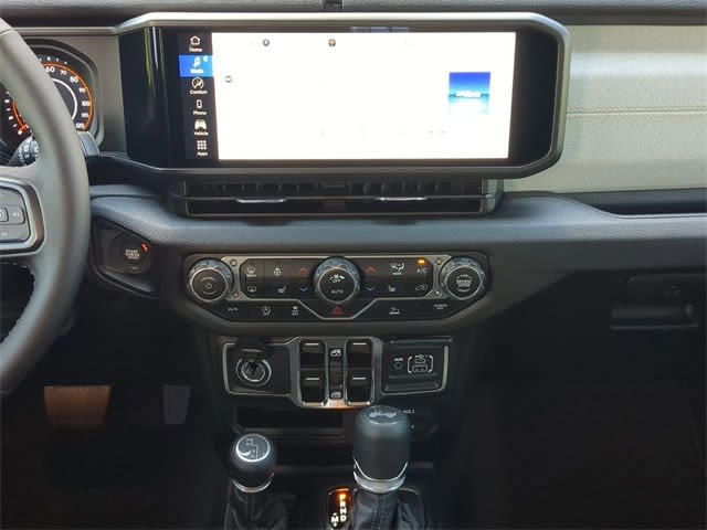 2025 Jeep Wrangler Sport 32