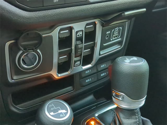 2025 Jeep Wrangler Sport 16