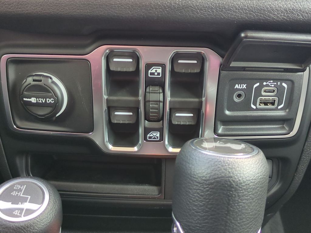 Thumbnail: 2026 Jeep Wrangler - 34