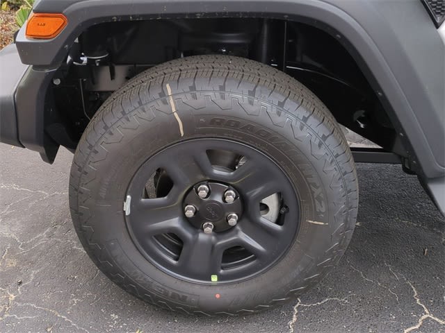 2025 Jeep Wrangler Sport 8