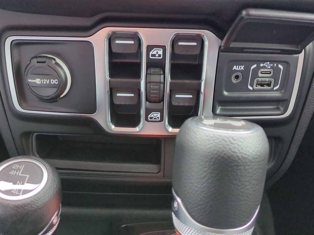 Thumbnail: 2026 Jeep Wrangler - 34