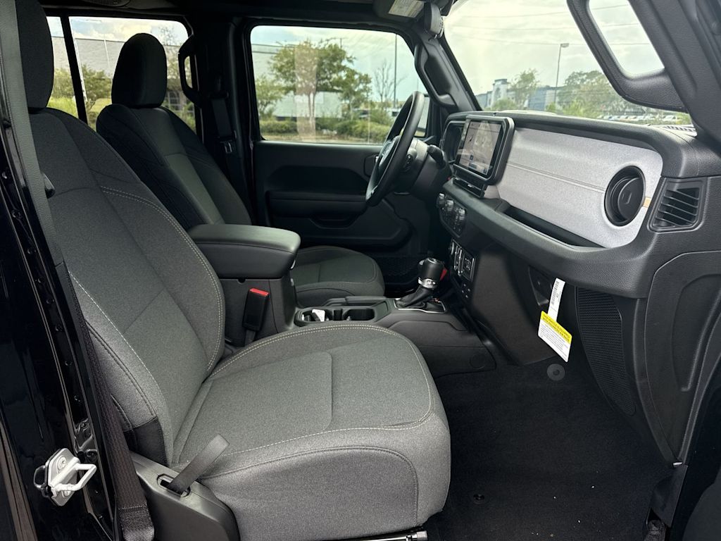 Thumbnail: 2026 Jeep Wrangler - 28