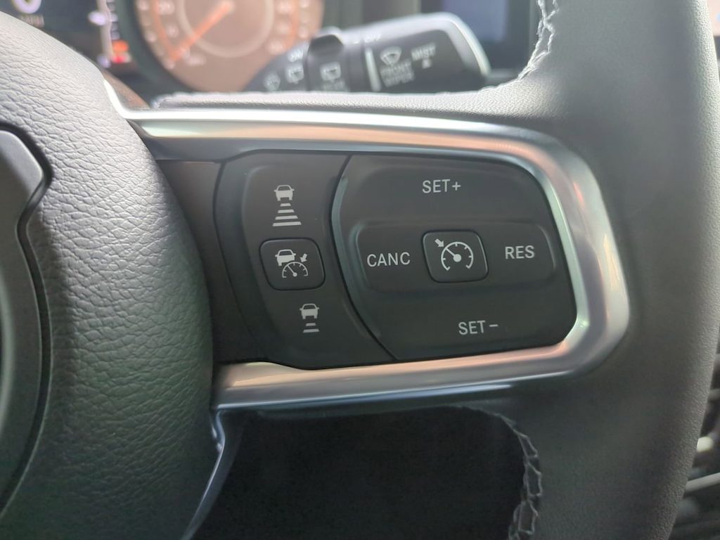 Thumbnail: 2025 Jeep Wrangler - 31