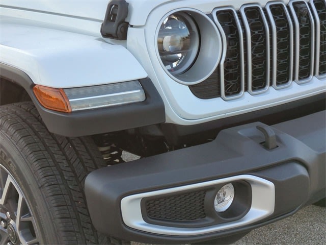 2024 Jeep Wrangler Sahara 24